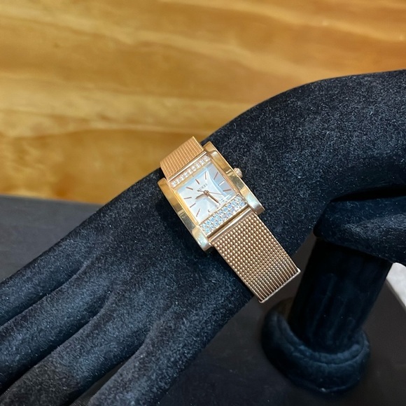 Guess Accessories - Beautiful Rose Gold Guess Watch with Rhinestones